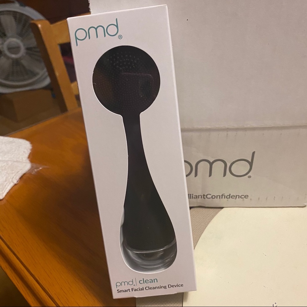 NEW PMD Clean Smart Facial Cleansing Device